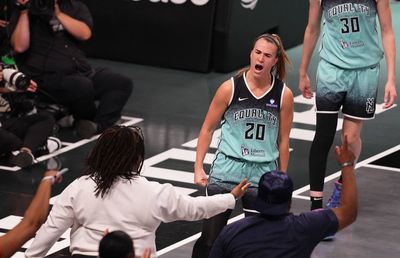 Gestul generos al Sabrinei Ionescu după ce a devenit din nou „regina” aruncărilor de 3 puncte: „Mă țin de promisiune”