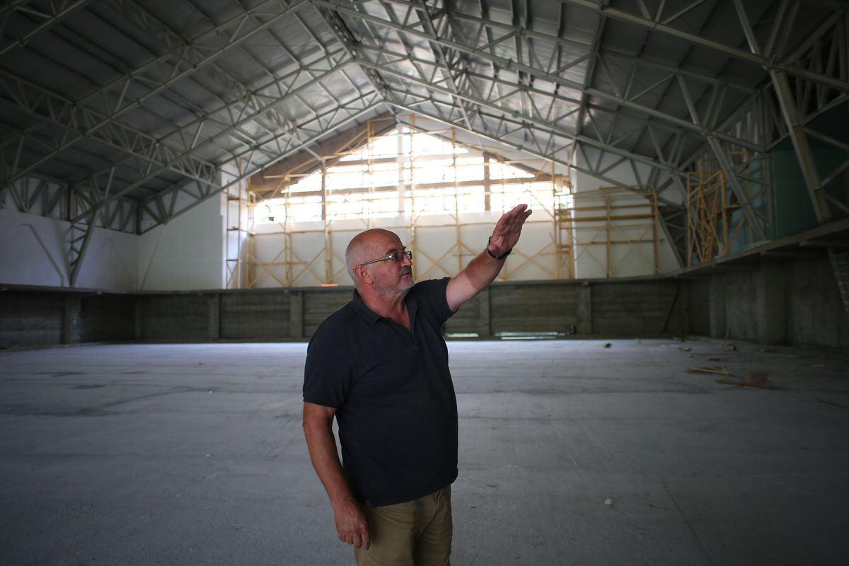 GALERIE FOTO Nestemata din Bucegi! Un patinoar fabulos e la câteva luni de inaugurare la Cheile Grădiștei! Cum arată