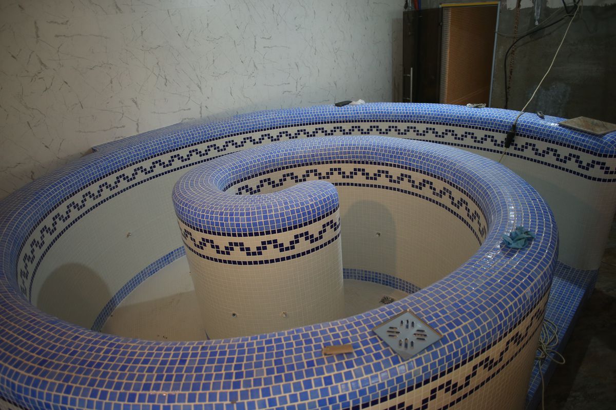 GALERIE FOTO Nestemata din Bucegi! Un patinoar fabulos e la câteva luni de inaugurare la Cheile Grădiștei! Cum arată