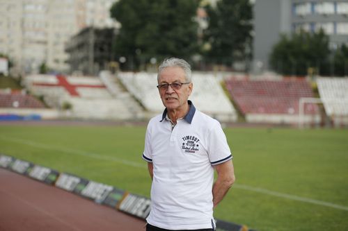 Eftimescu a făcut parte din marea echipă a lui Dinamo, ce-a ajuns în 1984 până în semifinalele CCE, a avut și funcția de maior în cadrul Ministerului de Interne