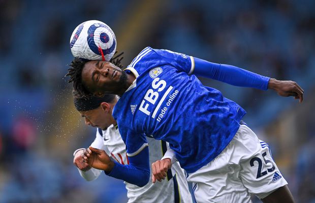 Pericolul mingii: risc de demență! „Sunt cu adevărat necesare loviturile cu capul?”