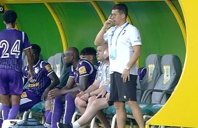 Prepeliță, criticat pentru vestimentația de la meciul cu Mioveni: „Ca antrenor principal, trebuie să ai o anumită ținută”