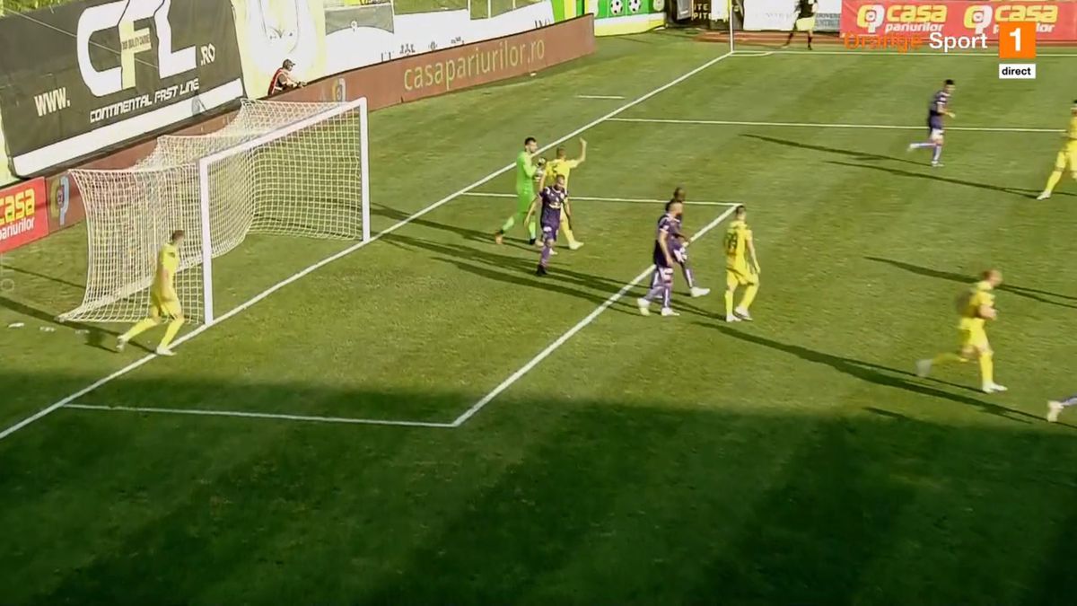 CS Mioveni - FC Argeș, întrerupt peste 10 minute din cauza VAR » Deciziile lui Hațegan