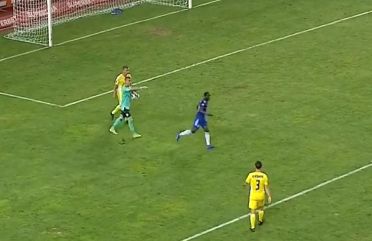 Inacceptabil! Portarul Petrolului, înjurătură rasistă la adresa lui Sidibe » „Mi-e greu să spun ce aș face cu un astfel de om dacă aș fi antrenor”