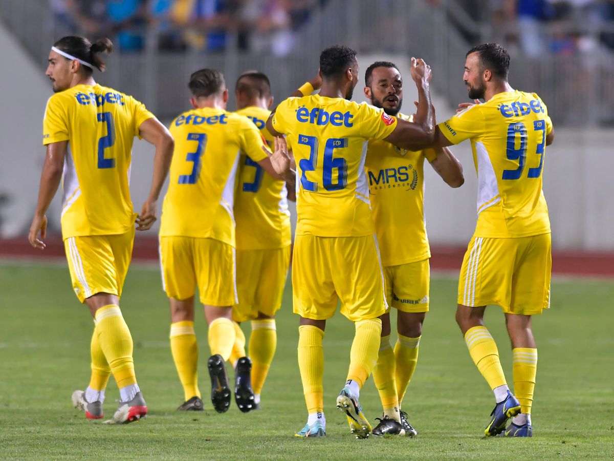 FCU Craiova - Petrolul Ploiești 0-1 » Dominați covârșitor de olteni, „găzarii” reușesc o victorie nesperată la Târgu Jiu. Clasamentul actualizat