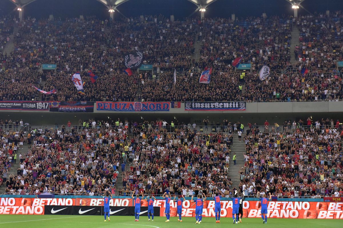 „Mândria roș-albastră” » Atmosferă superbă creată de cei 30.000 de oameni prezenți la FCSB - Viking