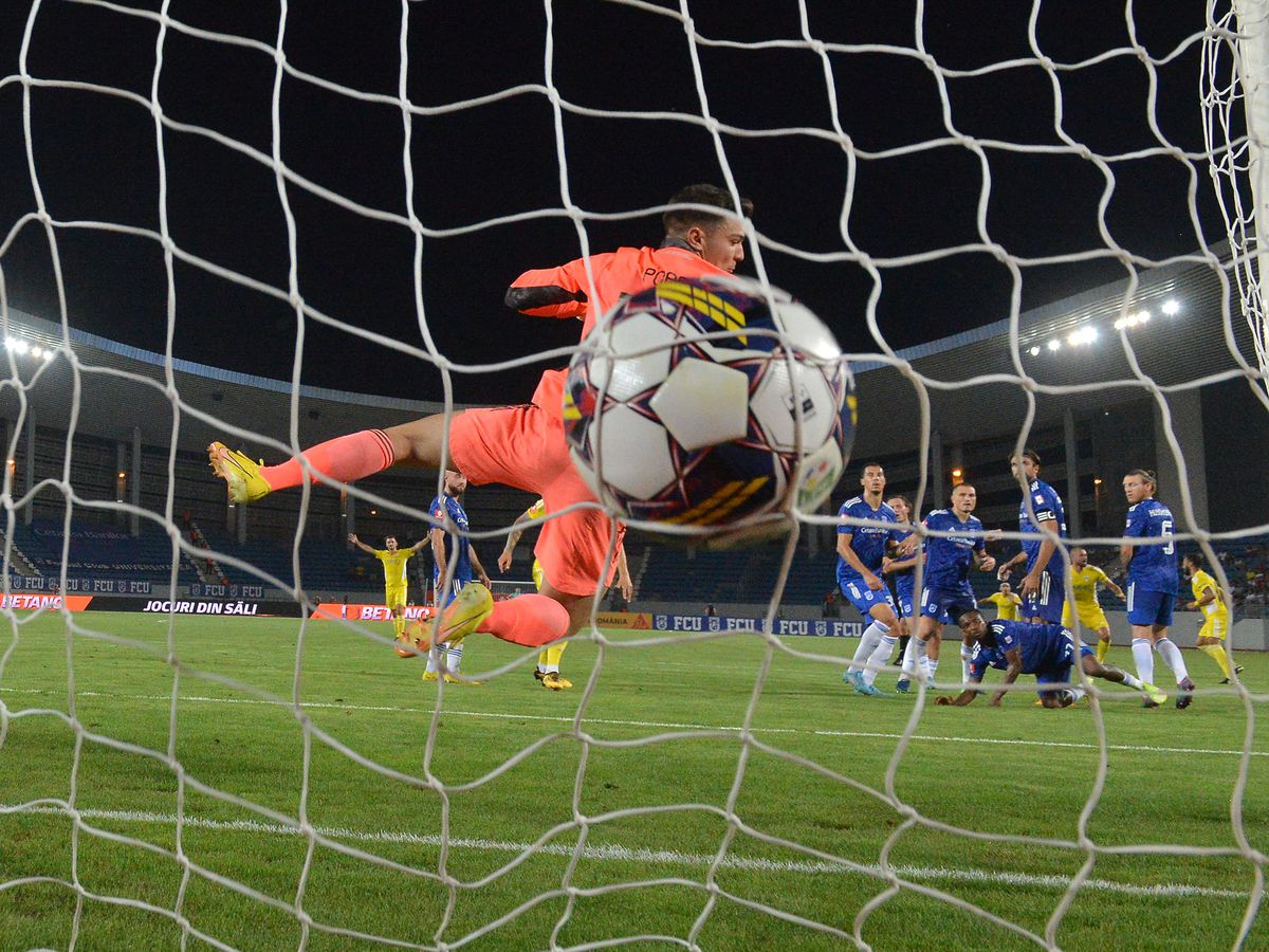 FCU Craiova - Petrolul Ploiești 0-1 » Dominați covârșitor de olteni, „găzarii” reușesc o victorie nesperată la Târgu Jiu. Clasamentul actualizat