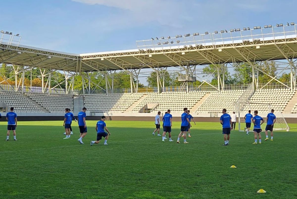 Farul, gata să doboare reduta Giuleștiului! Unde și-a dus Hagi fotbaliștii, cu o zi înainte de meciul cu Rapid