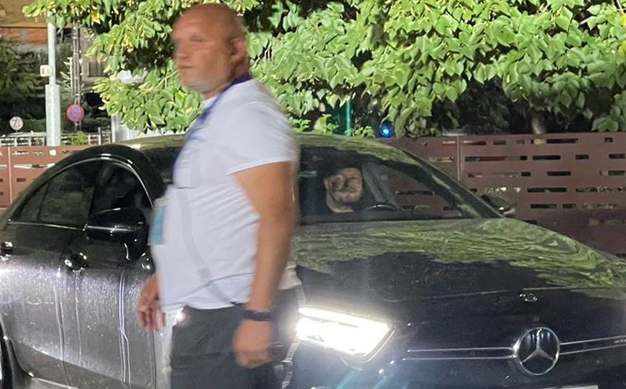 Marius Niculae și-a făcut apariția la Voluntari la volanul unui Mercedes de lux / foto: Vlad Nedelea (GSP) Ce „nebunie”! Dinamo dă lovitura la Voluntari după un final ULUITOR, cu gol validat de VAR și penalty ratat de gazde. Clasamentul ACUM