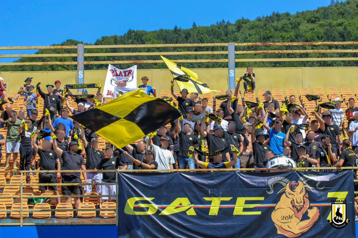 Impresionant: 2.300 de km parcurși de fanii Ceahlăului pentru a-și vedea echipa + Poveste tulburătoare: „Nu a mai apucat să trăiască bucuria promovării”