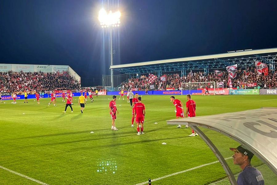 Galeria lui Dinamo domină fondul sonor / foto: Vlad Nedelea (GSP) Ce „nebunie”! Dinamo dă lovitura la Voluntari după un final ULUITOR, cu gol validat de VAR și penalty ratat de gazde. Clasamentul ACUM