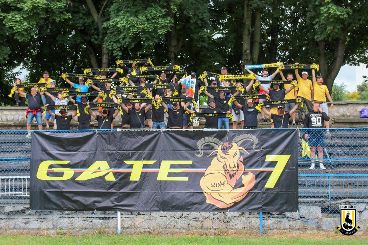 Impresionant: 2.300 de km parcurși de fanii Ceahlăului pentru a-și vedea echipa + Poveste tulburătoare: „Nu a mai apucat să trăiască bucuria promovării”