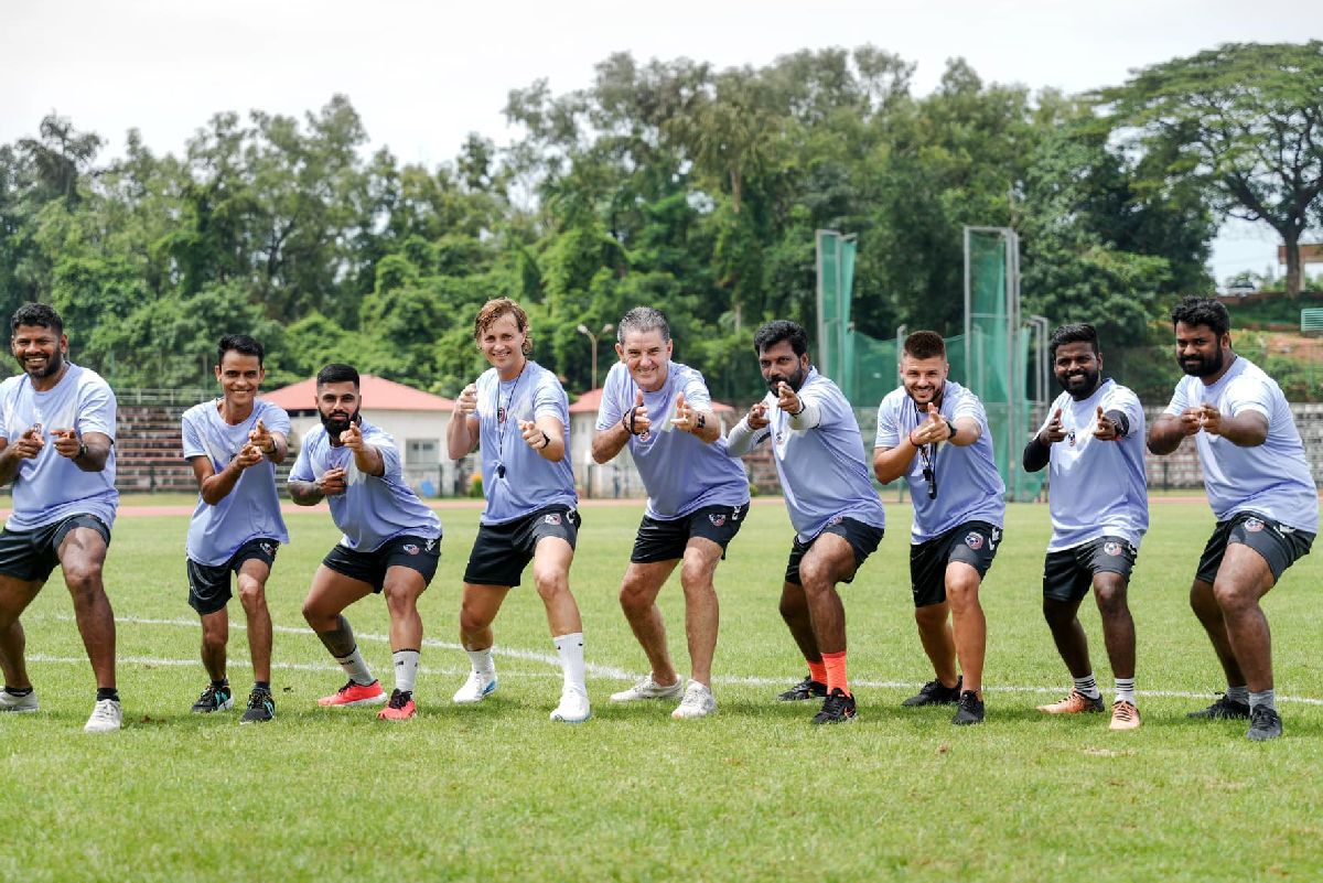 „Raj Kapoor” de Oltenia » Românul care a semnat zilele trecute în India dezvăluie: „Sunt contracte bune, se bagă bani aici! Nu mai pot repeta greșelile făcute ca fotbalist”