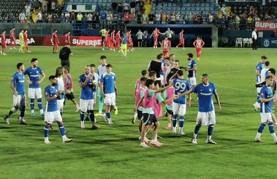 Farul o învinge pe Hermannstadt la capătul unei meci „nebun” » Cadou pentru Gică Hagi la meciul #500 ca antrenor