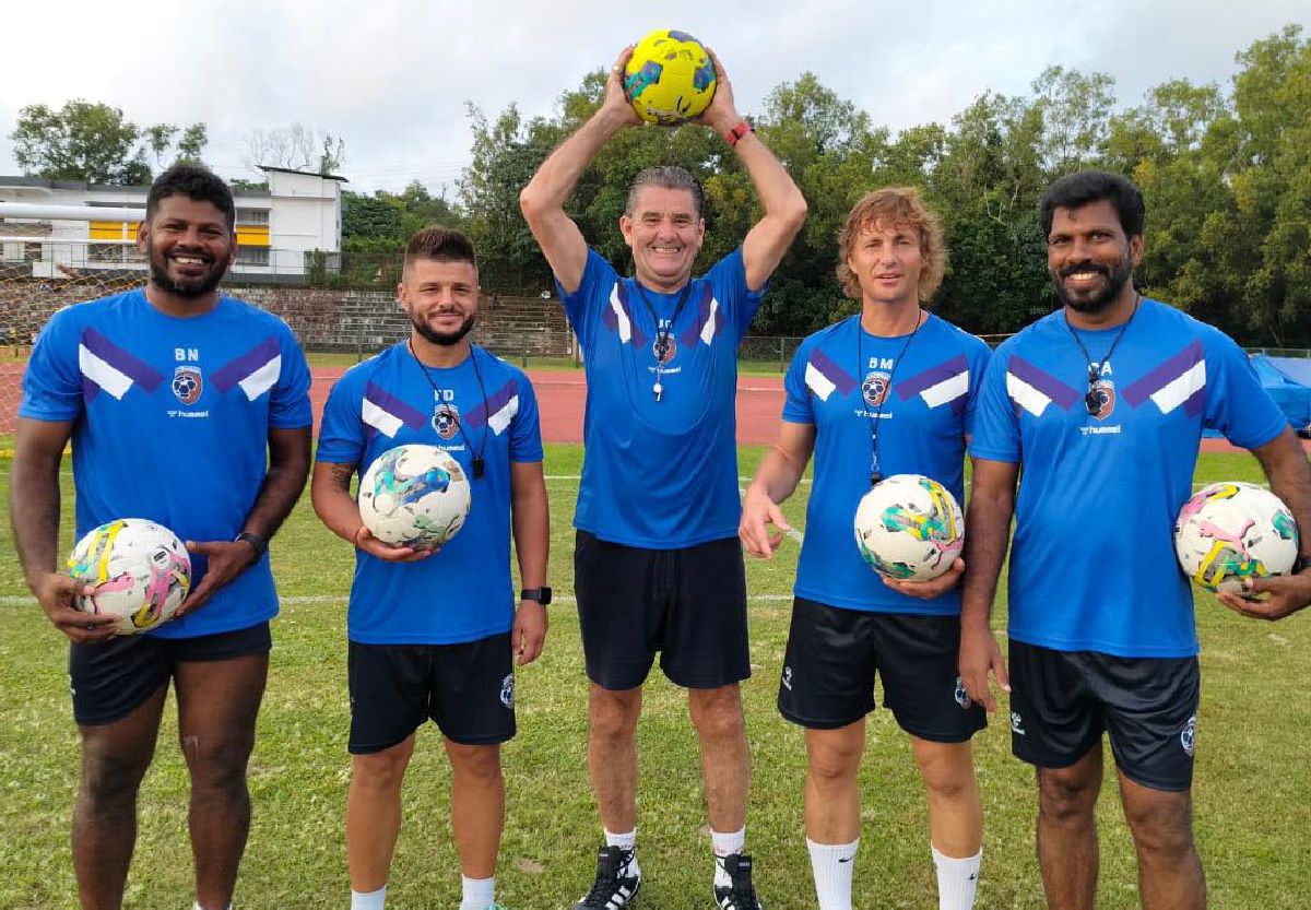 „Raj Kapoor” de Oltenia » Românul care a semnat zilele trecute în India dezvăluie: „Sunt contracte bune, se bagă bani aici! Nu mai pot repeta greșelile făcute ca fotbalist”