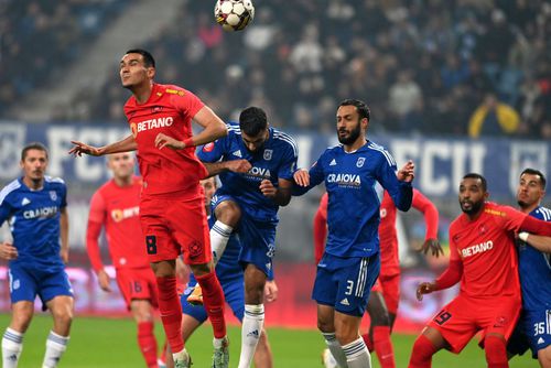 Yassine Bahassa (al doilea de la stânga la dreapta) a semnat cu Nea Salamis, foto: Imago Images