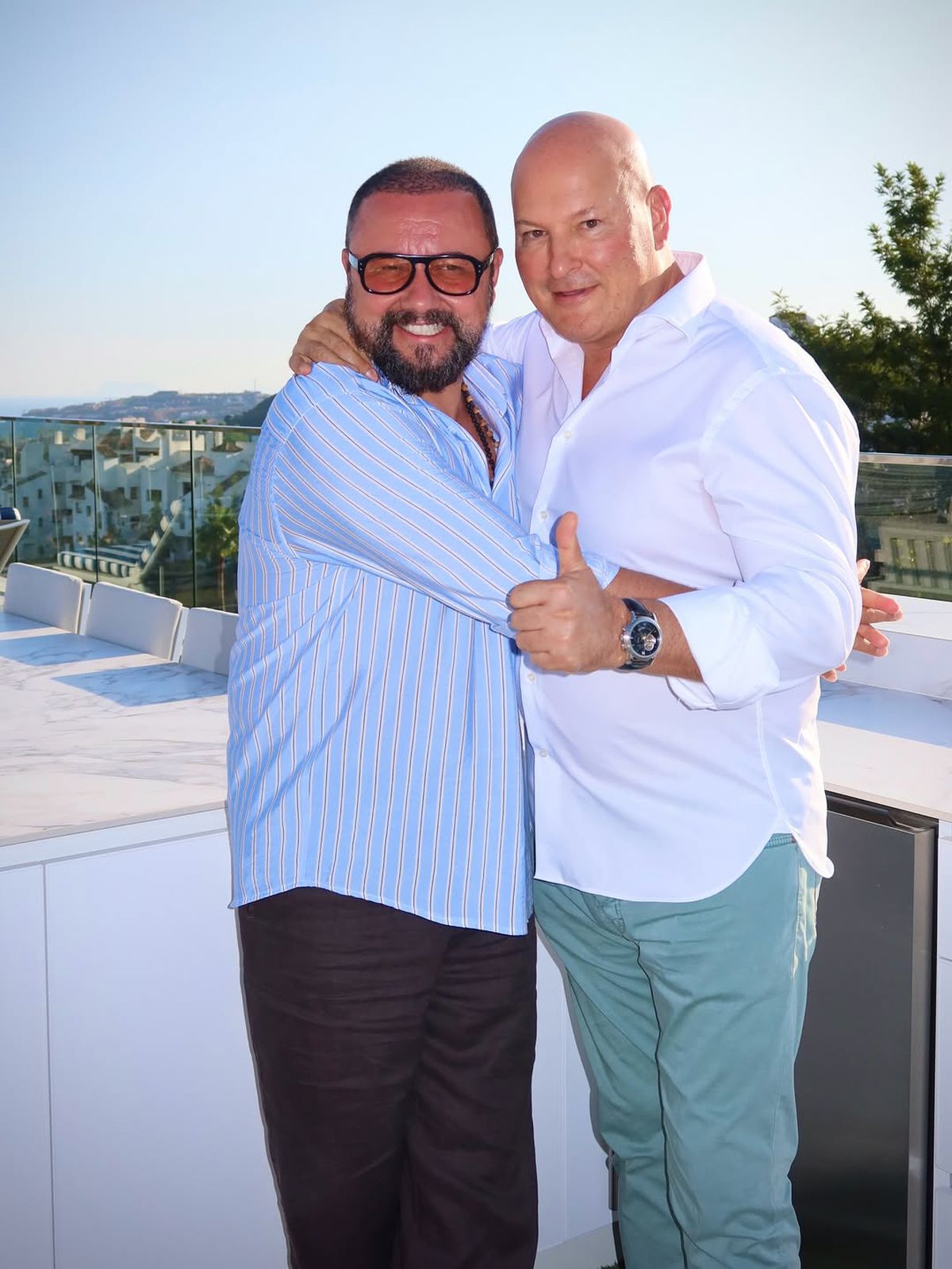 Fostul patron din Liga 1 care a renunțat la cetățenia română, vacanță de lux cu iubita, fostă ispită la „Insula Iubirii” » Andra și Cătălin Măruță le-au fost alături