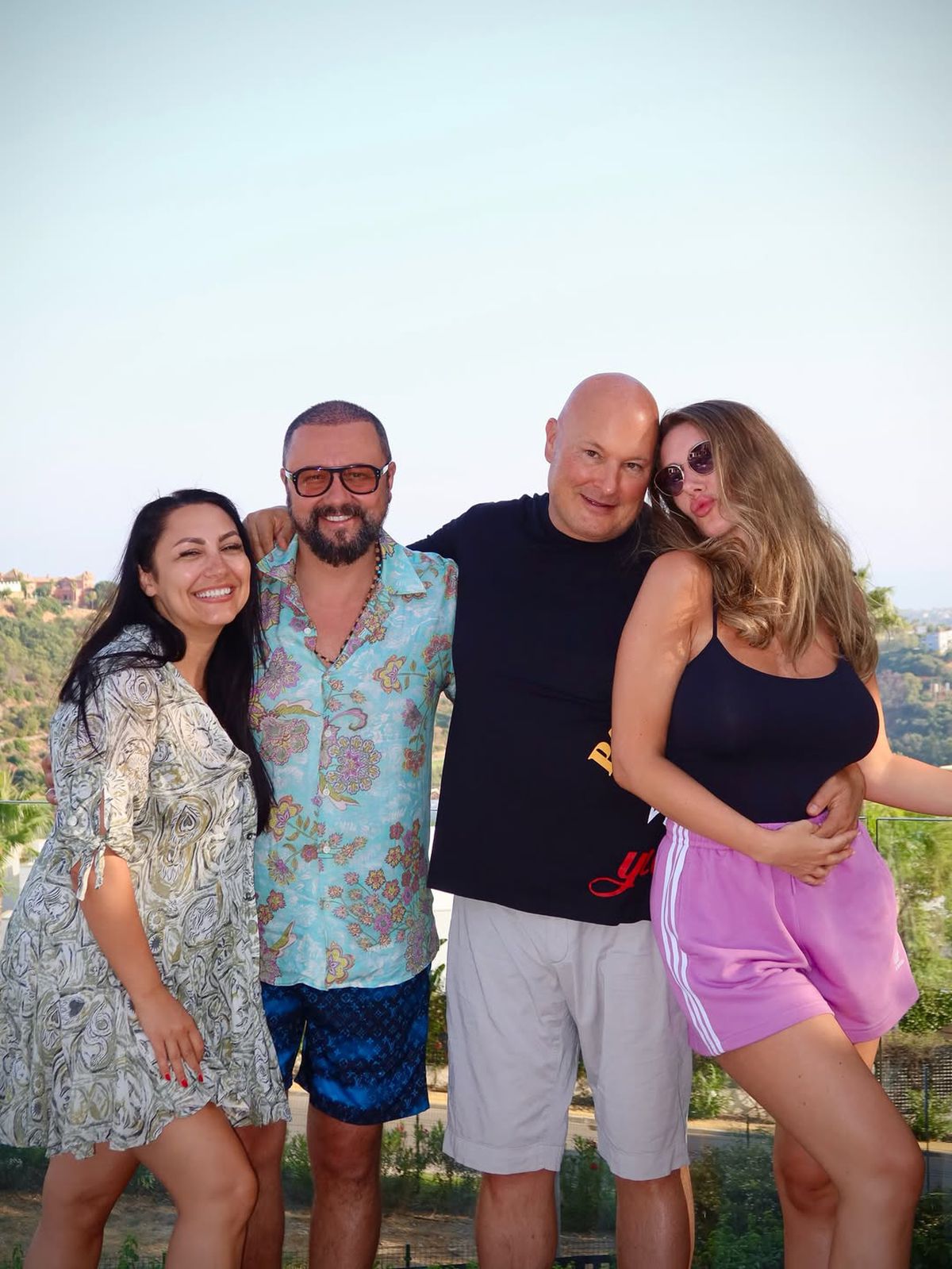 Fostul patron din Liga 1 care a renunțat la cetățenia română, vacanță de lux cu iubita, fostă ispită la „Insula Iubirii” » Andra și Cătălin Măruță le-au fost alături