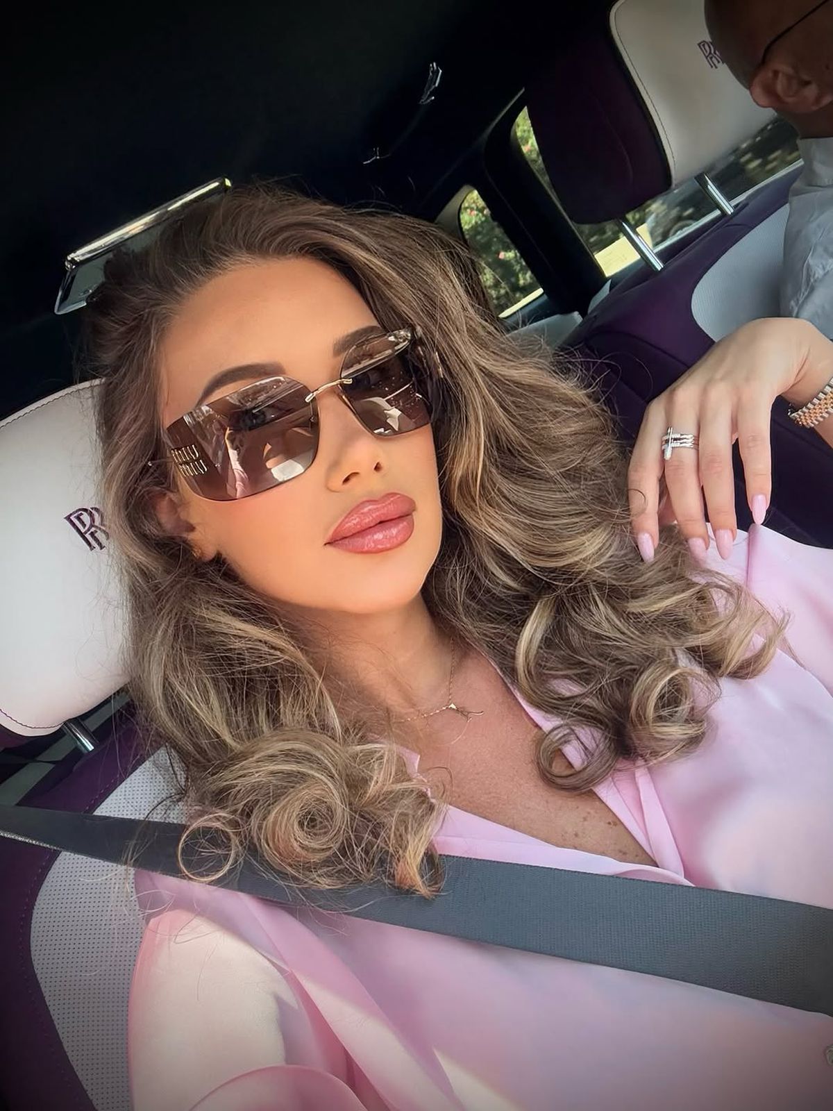 Fostul patron din Liga 1 care a renunțat la cetățenia română, vacanță de lux cu iubita, fostă ispită la „Insula Iubirii” » Andra și Cătălin Măruță le-au fost alături