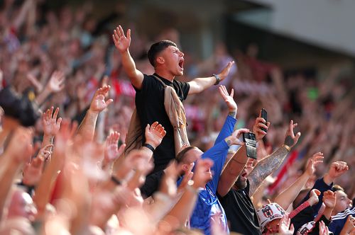 Suporterii lui Sunderland, sărbătorind revenirea cu victorie // foto: Guliver/gettyimages