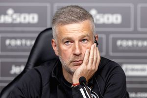 „Coach, îți plătesc clauza!” » Edward Iordănescu la un pas să plece de la Legia! Detalii despre oferta uriașă primită