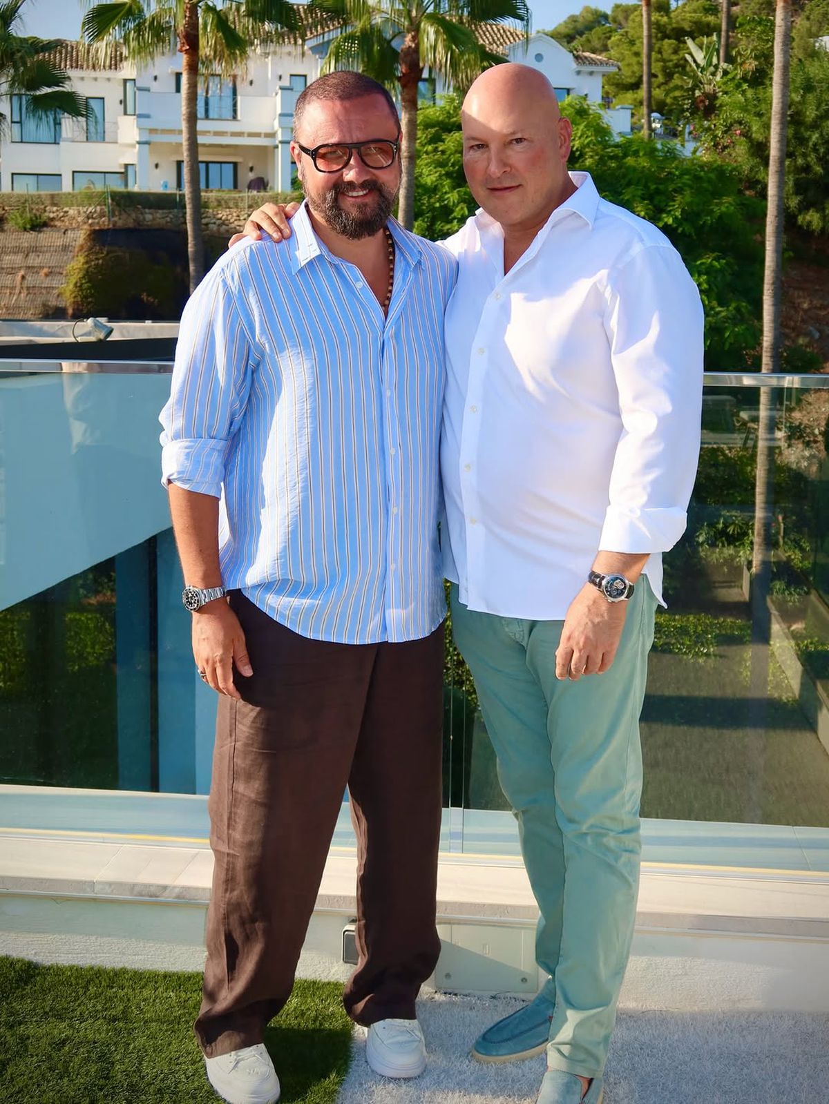 Fostul patron din Liga 1 care a renunțat la cetățenia română, vacanță de lux cu iubita, fostă ispită la „Insula Iubirii” » Andra și Cătălin Măruță le-au fost alături