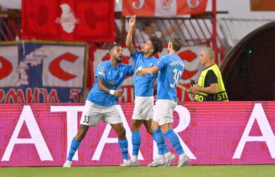 Surprize URIAȘE în play-off-ul Ligii Campionilor » Vlad Dragomir, aproape de o calificare istorică! Ferencvaros a primit 3 goluri acasă