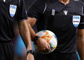 Se tem de „cel mai slab arbitru din lume” la Aberdeen - FCSB » Anchetat pentru blaturi și meciuri de poker cu fotbaliști