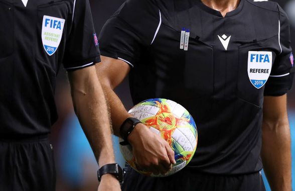 Se tem de „cel mai slab arbitru din lume” la Aberdeen - FCSB » Anchetat pentru blaturi și meciuri de poker cu fotbaliști