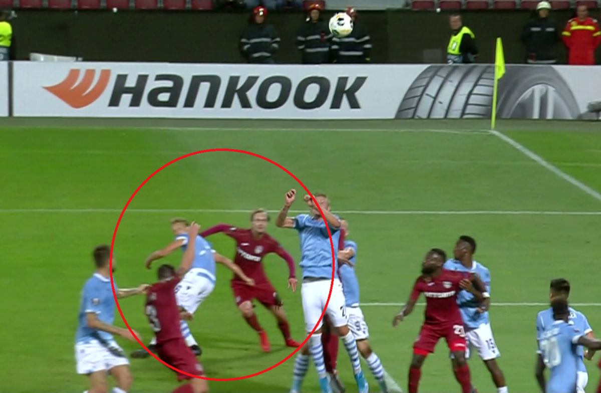 CFR CLUJ - LAZIO 2-1 // FOTO Noroc că nu e VAR! „Vulpoiul” Djokovic l-a păcălit pe arbitru și a obținut un penalty-ul din care Deac a egalat