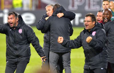 CFR CLUJ - LAZIO 2-1 // VIDEO Dumitru Dragomir îl laudă pe Dan Petrescu: „I-a trezit pe jucători la pauză”