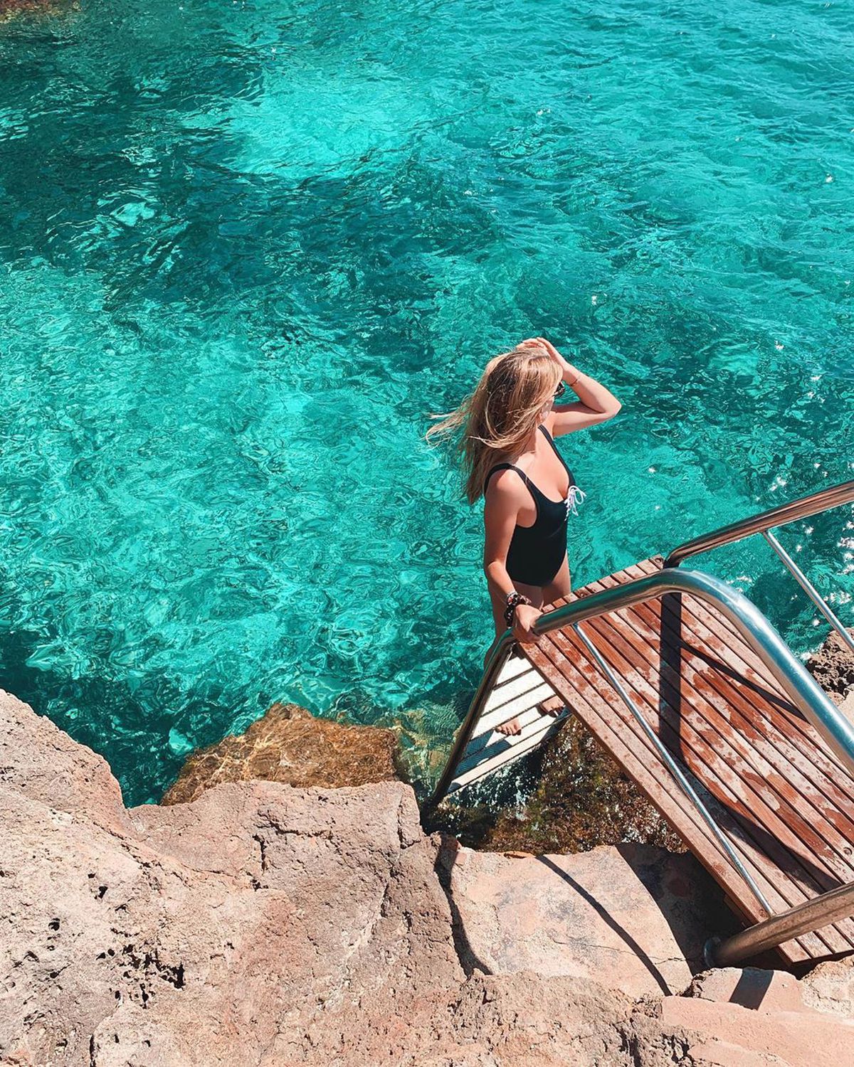 FOTO Mutarea lui Thiago Alcantara la Liverpool, pe placul soției: „Te iubim, tati!”