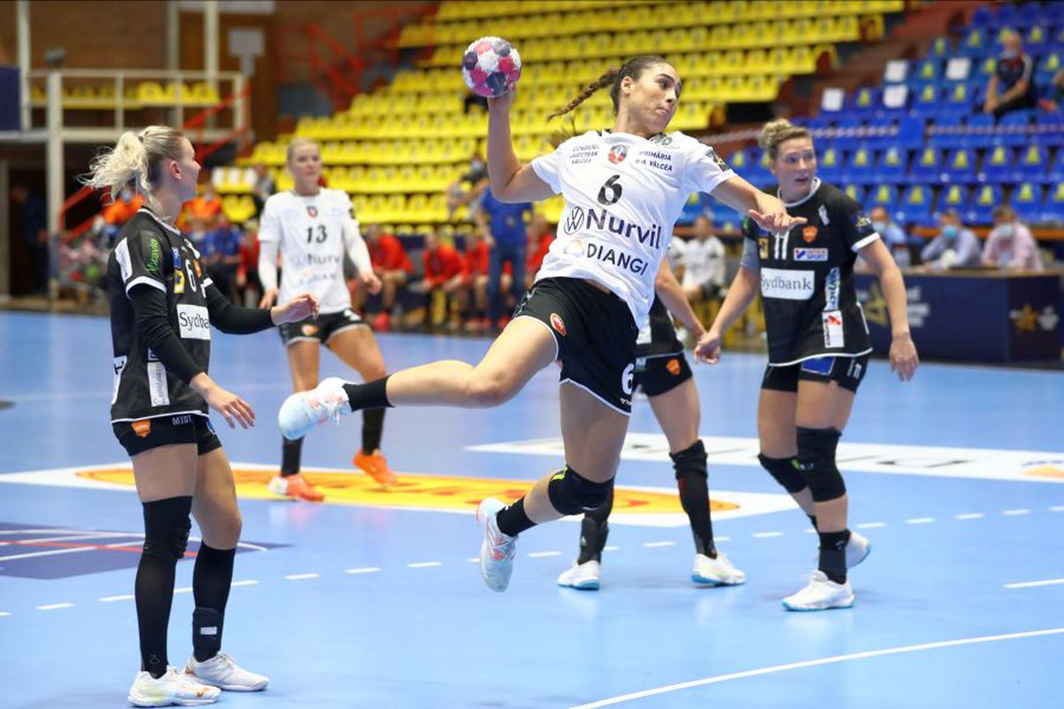 SCM Rm. Vâlcea - Odense 21-30 » VIDEO  Lovite de coronavirus, vâlcenele n-au avut nicio șansă