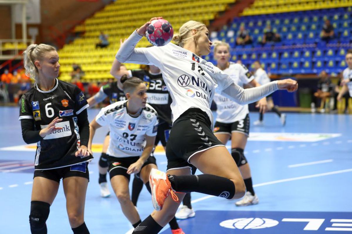 SCM Rm. Vâlcea - Odense 21-30 » VIDEO  Lovite de coronavirus, vâlcenele n-au avut nicio șansă