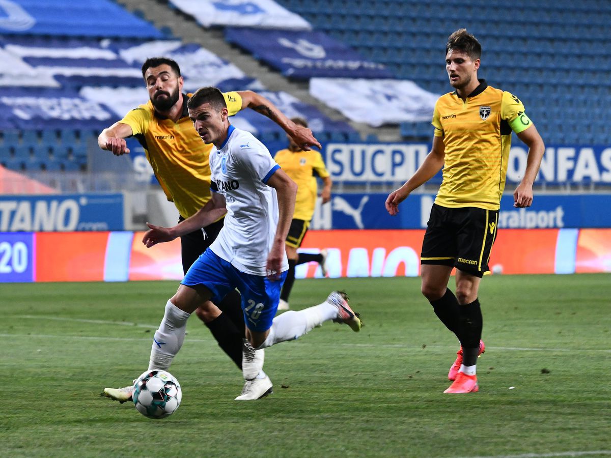 CRAIOVA - VOLUNTARI 2-1. Mihai Teja, iritat după meci: „Universitatea nu are nevoie de aceste mici ajutoare”