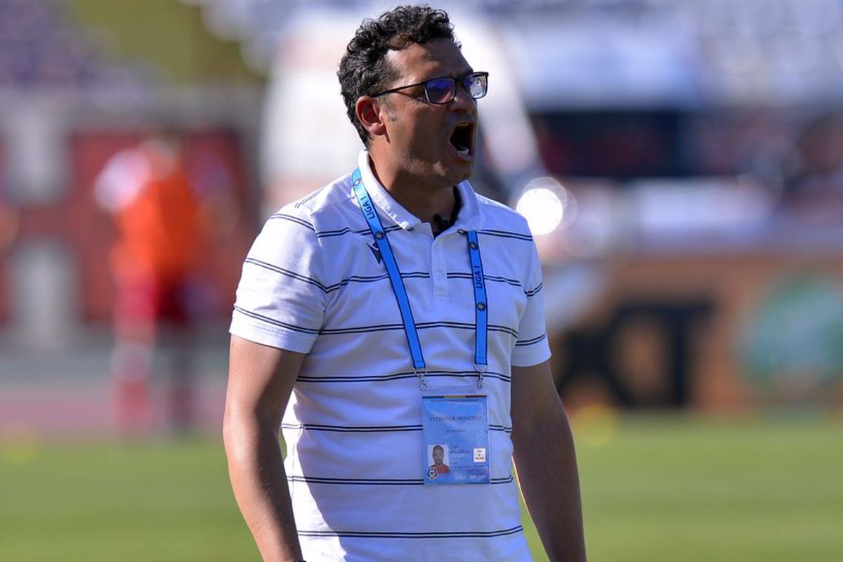 CRAIOVA - VOLUNTARI 2-1. Mihai Teja, iritat după meci: „Universitatea nu are nevoie de aceste mici ajutoare”