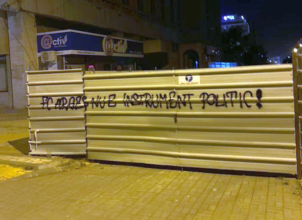 Suporterii au făcut scandal: „FC Argeș nu e instrument politic”