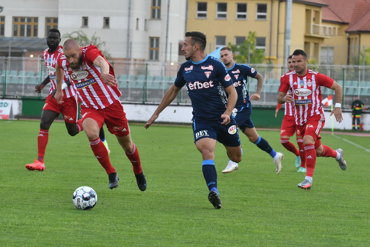 Probleme pentru jucătorul ofertat de FCSB: „Are toxiinfecție alimentară, n-a putut să stea în picioare”