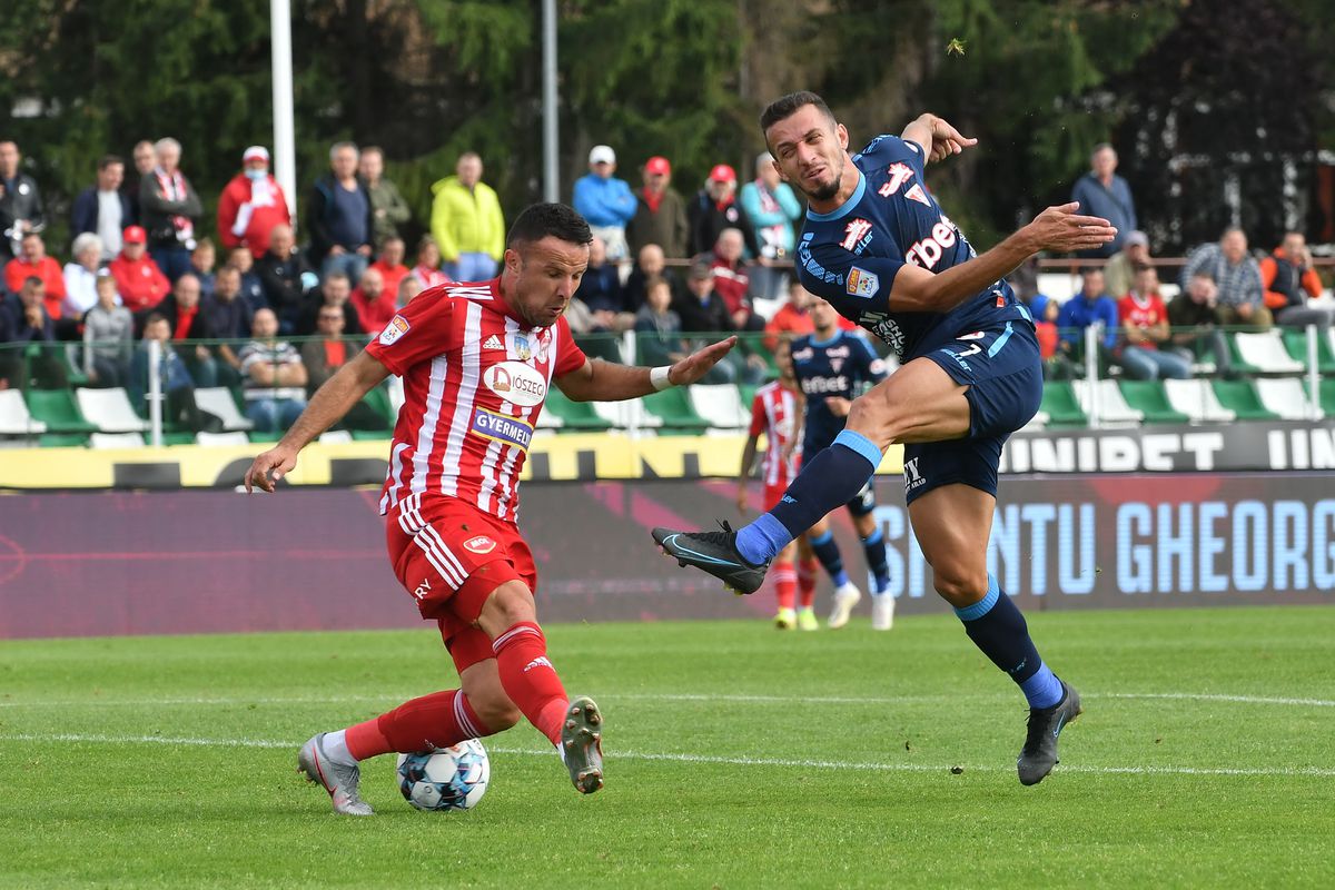 Probleme pentru jucătorul ofertat de FCSB: „Are toxiinfecție alimentară, n-a putut să stea în picioare”