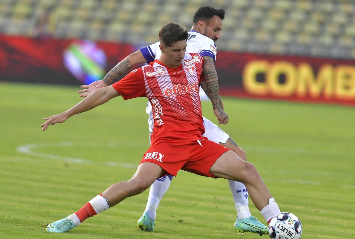 Probleme pentru jucătorul ofertat de FCSB: „Are toxiinfecție alimentară, n-a putut să stea în picioare”