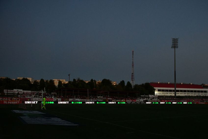FC Botoșani a învins-o pe Dinamo, scor 2-1, chiar pe arena din Ștefan cel Mare. Partida a avut și un moment de incertitudine, în minutul 36, când nocturna stadionului s-a stins.