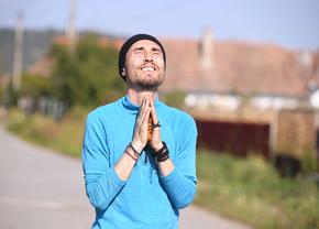 „Am cancer, dar lupt zâmbind. Mai presus de medicină, eu știu că voi fi bine!” » Povestea tulburătoare a lui Florin Hidișan + cum îl poți ajuta