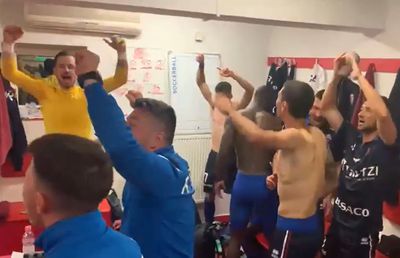 Ca la ei acasă! Cum a sărbătorit FC Botoșani victoria cu Dinamo » Imagini din vestiar