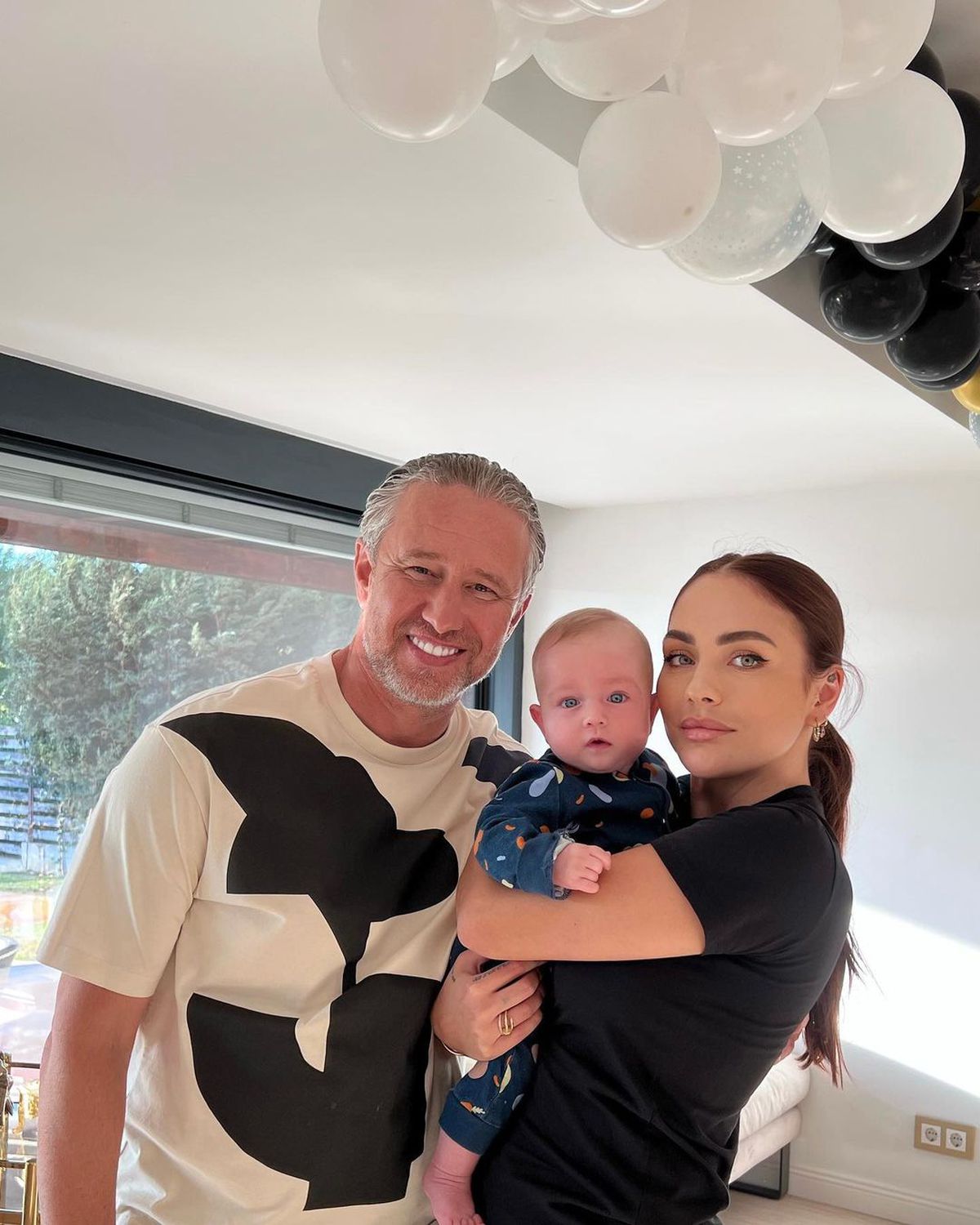 Prima reacție a lui Laurențiu Reghecampf după numirea pe banca lui Al Tai: „Dumnezeu a așezat lucrurile așa cum ne-am dorit! Corina și Liam pot veni când oricând aici”