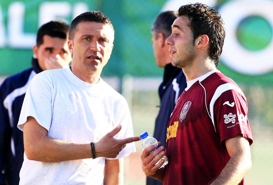 De Zerbi, dreapta, în tricoul lui CFR Cluj, foto: Imago Veste de impact în Italia » Fostul jucător din Superligă, așteptat la AC Milan: „Semnează din vară”