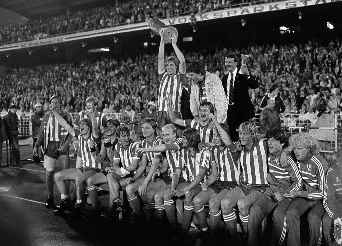 Cluburi uitate: IFK Göteborg » Dubla câștigătoare a Cupei UEFA, care a fost la un pas să joace cu Steaua în 1986, a ajuns o echipă de mijlocul clasamentului în Suedia