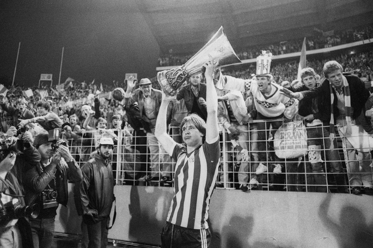 Cluburi uitate: IFK Göteborg » Dubla câștigătoare a Cupei UEFA, care a fost la un pas să joace cu Steaua în 1986, a ajuns o echipă de mijlocul clasamentului în Suedia