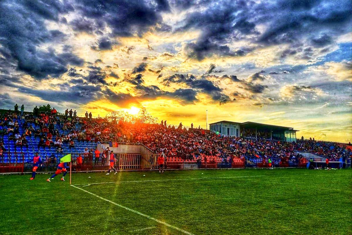 Nebunie iscată de FCSB și Dinamo » Echipa de Liga 3 a vândut mai multe abonamente decât Rapid în Superliga!