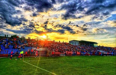 Nebunie iscată de FCSB și Dinamo » Echipa de Liga 3 a vândut mai multe abonamente decât Rapid în Superliga!