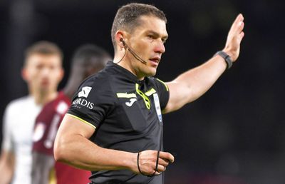 Se întoarce gafeurul Superligii! Istvan Kovacs a scăpat, după ce-a distrus Sepsi - CSU Craiova » Ce meci arbitrează